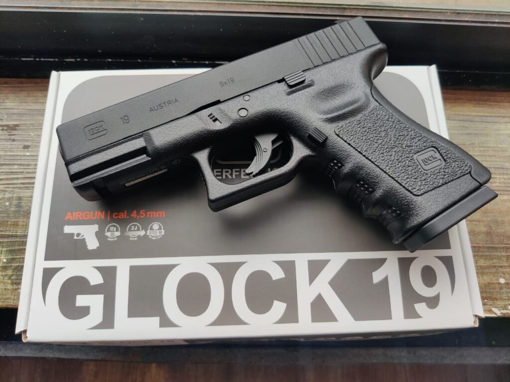 How Much Should a Glock 19 Go For